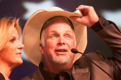 Why Isn’t Garth Brooks Music on Spotify and Other Platforms: A Detailed Analysis